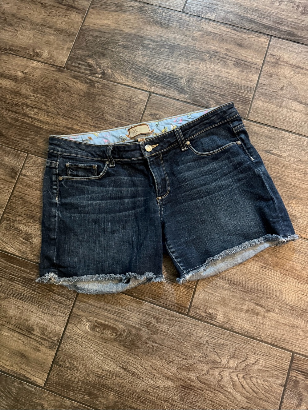 Paige Premium Denim Jimmy
Jimmy Women's Shorts Size 28
Beach Surf Frayed